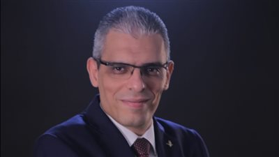 أحمد عادل منصور رئيساً للتحول الرقمي في بنك أبو ظبي التجاري مصر