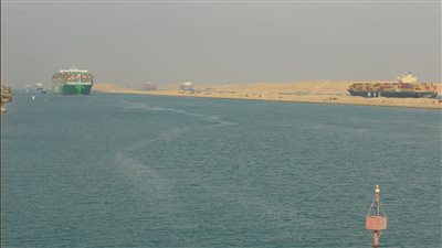 رئيس قناة السويس: حركة الملاحة منتظمة ومتابعة مستمرة لتأثير التوترات بالبحر الأحمر