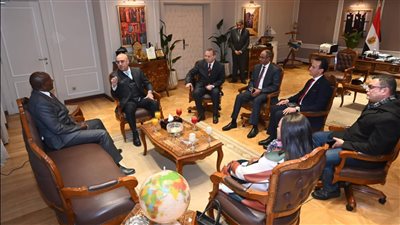 وزير الإسكان يبحث تعزيز التعاون المشترك بين مصر وزيمبابوي  