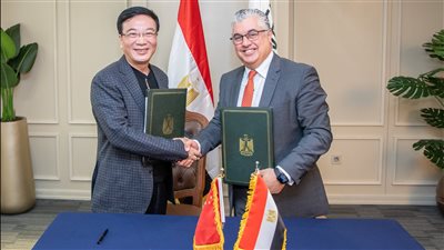  «هينيواى» الصينية توقع عقد مشروع باستثمارات 50 مليون دولار بمنطقة القنطرة غرب الصناعية