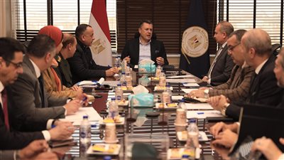 وزير السياحة يبحث إطلاق منتج ثقافي جديد لزيادة الحركة الوافدة إلى القاهرة 