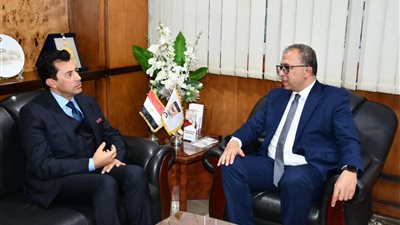 وزير الشباب يبحث تطورات مشروع حساب مساهمة الرياضة في الاقتصاد المصري