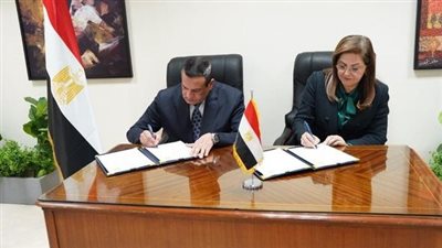 وزيرا التخطيط والتنمية المحلية يوقعان قراراً مشتركاً بشأن برامج التنمية المحلية المطورة