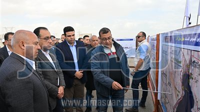 رئيس الوزراء يتفقد أعمال تطوير ورفع كفاءة طريق السويس - السخنة 