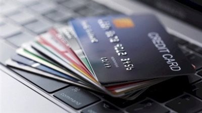 للمرة الثانية.. بنوك مصرية تخفض حدود استخدامات بطاقات الائتمان بالعملة الأجنبية