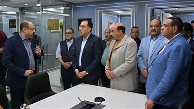 رئيس الوزراء يتفقد مركز السيطرة للشبكة الوطنية للطوارئ والسلامة العامة بأسوان