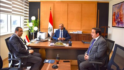  «الإسكان» تبحث التعاون مع شركة عالمية لتحسين أداء محطات المياه والصرف الصحي 