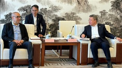 وزير الاسكان يبحث مع «CSCEC» الصينية موقف المشروعات المشتركة وسبل تعزيز التعاون