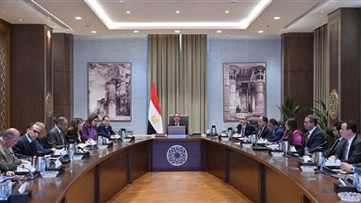 رئيس الوزراء: حريصون على رفع مساهمة القطاع الخاص باستثمارات الدولة إلى 65% 