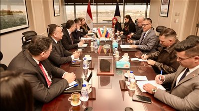 وزير السياحة يبحث إمكانية تسيير خط طيران مباشر بين كاراكاس بفنزويلا والقاهرة