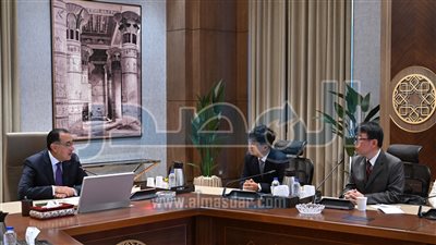 رئيس الوزراء يبحث خطط «سامسونج» لزيادة صادراتها من مصر بنسبة 50%