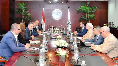 مصر تبحث طرح فرص إستثمارية فى مجال البيئة والمناخ 