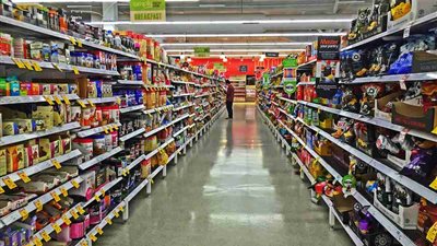 ارتفاع مبيعات التجزئة البريطانية بأكبر وتيرة منذ 2021