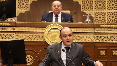 وزير الصناعة: انخفاض عجز الميزان التجاري 11.2 مليار دولار وتراجع الواردات 14%