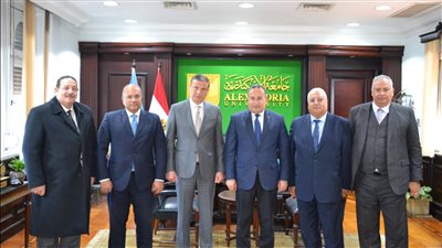 رئيس البنك الزراعي المصري يبحث مع رئيس جامعة الاسكندرية سبل تعزيز التعاون