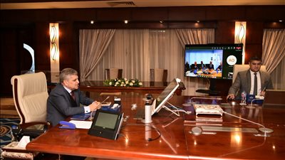 الخط الملاحي الإيطالي MESSINA يعتزم زيادة أعداد وحمولات السفن العابرة لقناة السويس