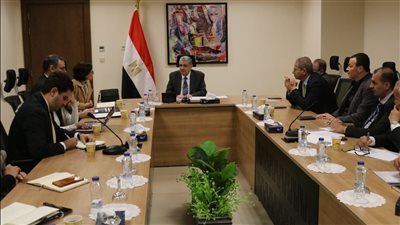 وزير الكهرباء يبحث سبل تعزيز التعاون مع بنك الاستثمار الأوروبي