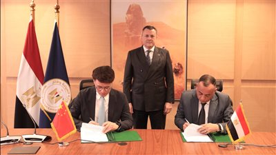 توقيع بروتوكول تعاون بين المجلس الأعلى للآثار ومتحف شنجهاي بالصين