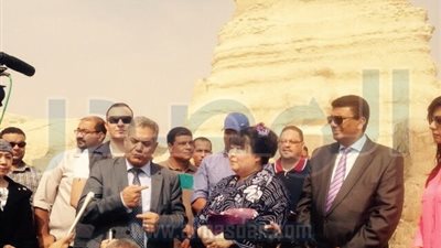 بالصور وزير 