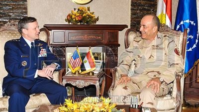 الفريق محمود حجازى يلتقى قائد القوات الجوية بالقيادة المركزية الأمريكية