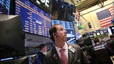 الأسهم الأمريكية تهبط مع تصاعد التهديدات التجارية