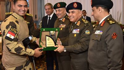 وزير الدفاع يكرم الأبطال الأوليمبيين من لاعبى جهاز الرياضة للقوات المسلحة