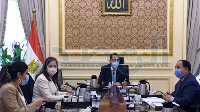 «مدبولى» يستعرض الحوافز المقدمة للموظفين المنتقلين للعاصمة الإدارية