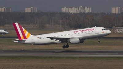 بالفيديو.. نقل رفاة 44  من ضحايا حادث 