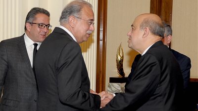 الحكومة تعلن تعديل المادة 10 من قانون التظاهر