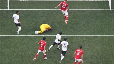 فرنسا تتعادل مع الدنمارك وبيرو تهزم أستراليا 2-0 فى كأس العالم