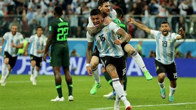 الأرجنتين تفوز على نيجيريا وتتأهل لدور الـ16 من كأس العالم