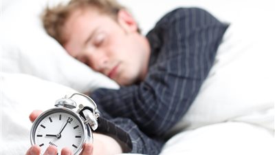 النوم أقل من 5 ساعات يعرض السائقين للحوادث