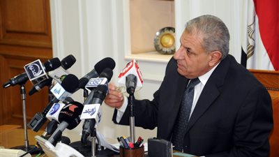 محلب يلتقى رئيس غرفة صناعة الكويت وعدد من رجال الاعمال الكويتيين