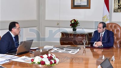 السيسي يستعرض الموقف التنفيذي لمشروعات المياه والصرف والإسكان الاجتماعي