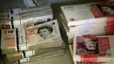 الاسترليني يقفز 1% أمام اليورو بعد تمديد المركزي الأوروبي شراء السندات