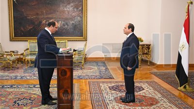 رئيس المخابرات العامة ونائبه يؤديان اليمين الدستورية أمام الرئيس السيسى