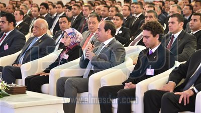 السيسي لفتاة في مؤتمر الشباب: 