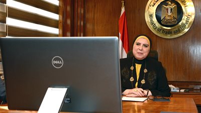 وزيرة التجارة تبحث مع «رجال الأعمال» دعم الصناعة الوطنية وزيادة الصادرات