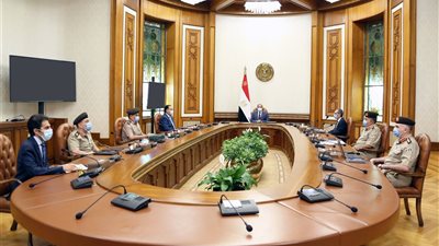 السيسى يطلع على خطط وجهود القوات المسلحة لتأمين العمق الغربي لمصر