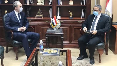 وزير السياحة يبحث مع سفيرى أوكرانيا وبيلاروسيا سبل تعزيز التعاون