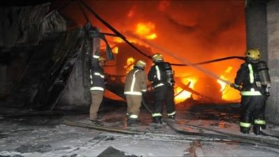 السيطرة على حريق هائل بسوق ملابس بمحلة مرحوم بطنطا