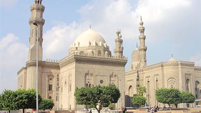 سفير الكويت بالقاهرة يزور منطقة آثار القلعة لدعم السياحة في مصر