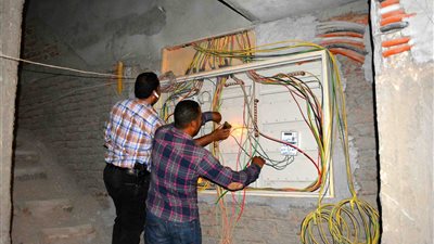 شرطة الكهرباء: ضبط 207 ألف قضية سرقة تيار خلال فبراير الماضي