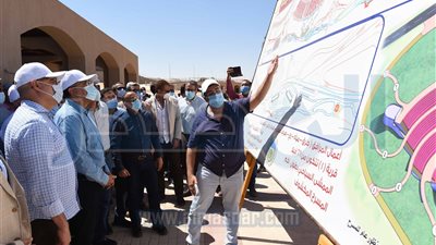 «مدبولى» يتفقد مشروع الشريط النهري السياحى بمدينة أسوان الجديدة