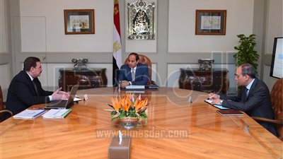 السيسى :الانتهاء من 1250 كليو متر  من مشروع الطرق قبل 6 أغسطس القادم