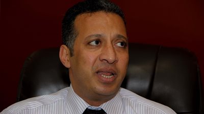 حبس مرتضى منصور سنة في سبّ طارق العوضى محامى أولتراس 