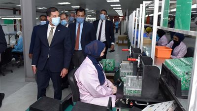 «الاستثمار» توافق على 30 مشروعاً بمنطقة «سي بي سي» للتطوير الصناعى