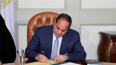 السيسى يصدر قانون تنظيم انتظار المركبات فى الشوارع