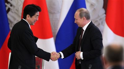 روسيا واليابان يتفقان على إحياء المحادثات الأمنية ويناقشان الأزمة السورية