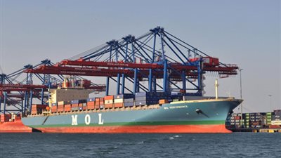 ميناء سفاجا يستقبل 346 راكبا و27 شاحنة بضائع اليوم